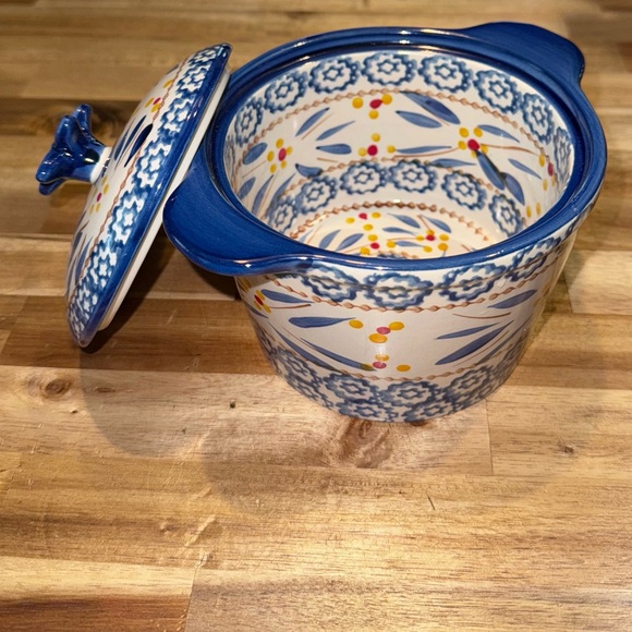 TEMP-TATIONS Presentable Ovenware with lid, by Tara Old World - Picture 1 of 5